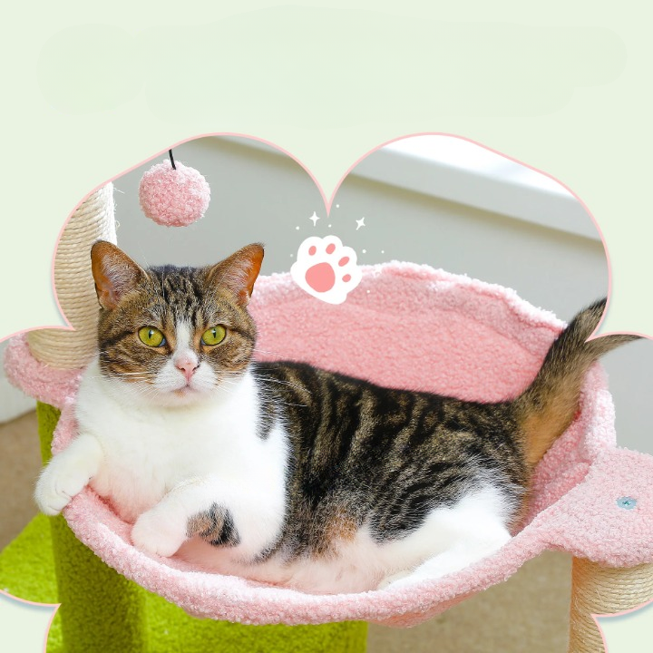 Arbre à chat moderne en forme de fleur avec poteaux à griffer et hamac intégré